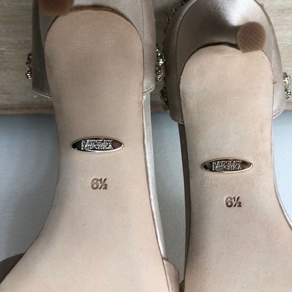 Womens Badgley Mischka Celeste Satin Embellished Nude Pump Heel Size 6.5 - Picture 10 of 12